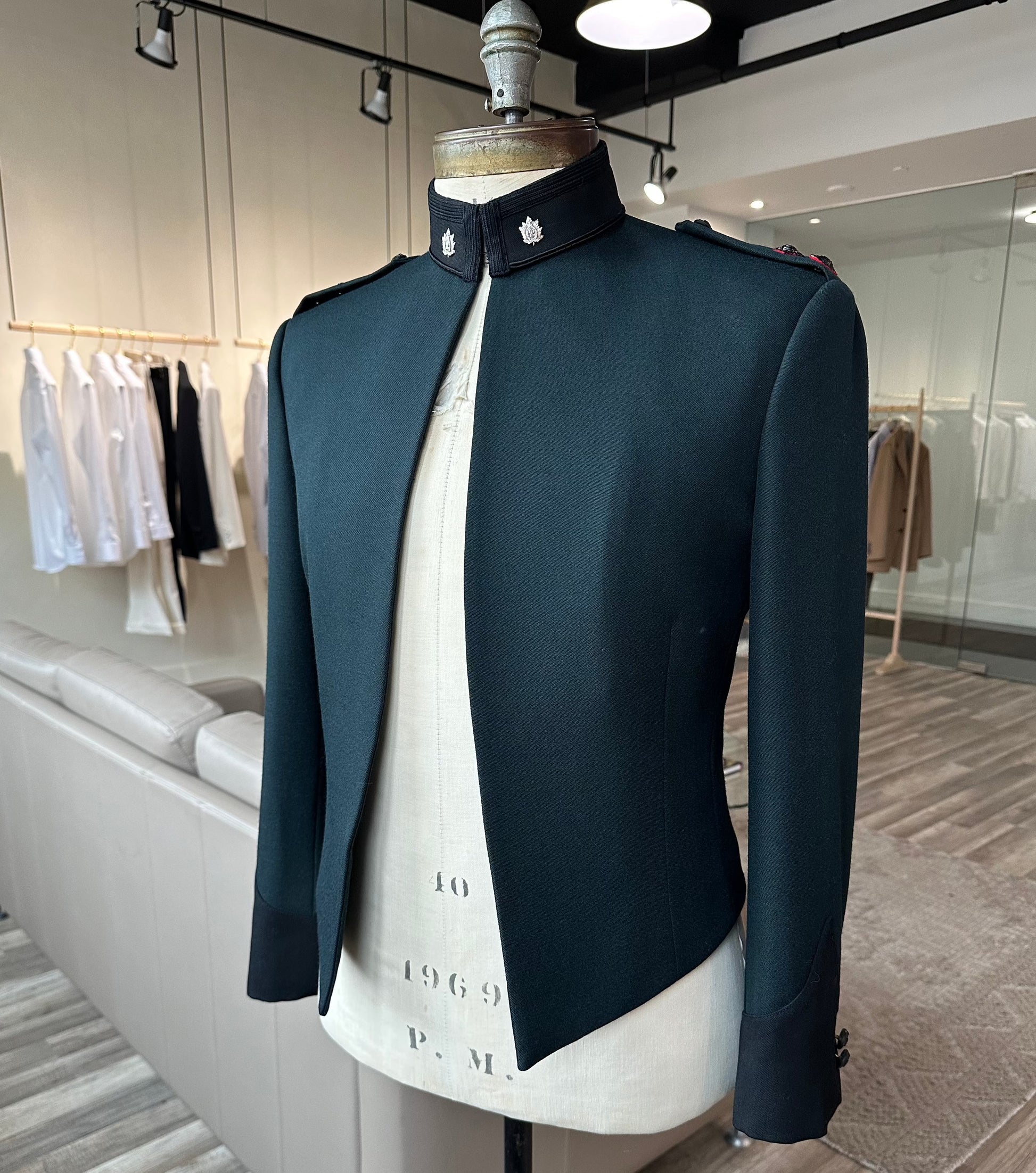Mess Coat NO. 2 MESS STANDARD: QOR of C - COAT – The Military Tailor