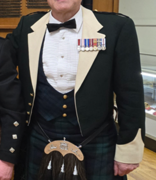 NO. 2 MESS STANDARD:  A & SH of C - MALE PIPE MAJOR COAT